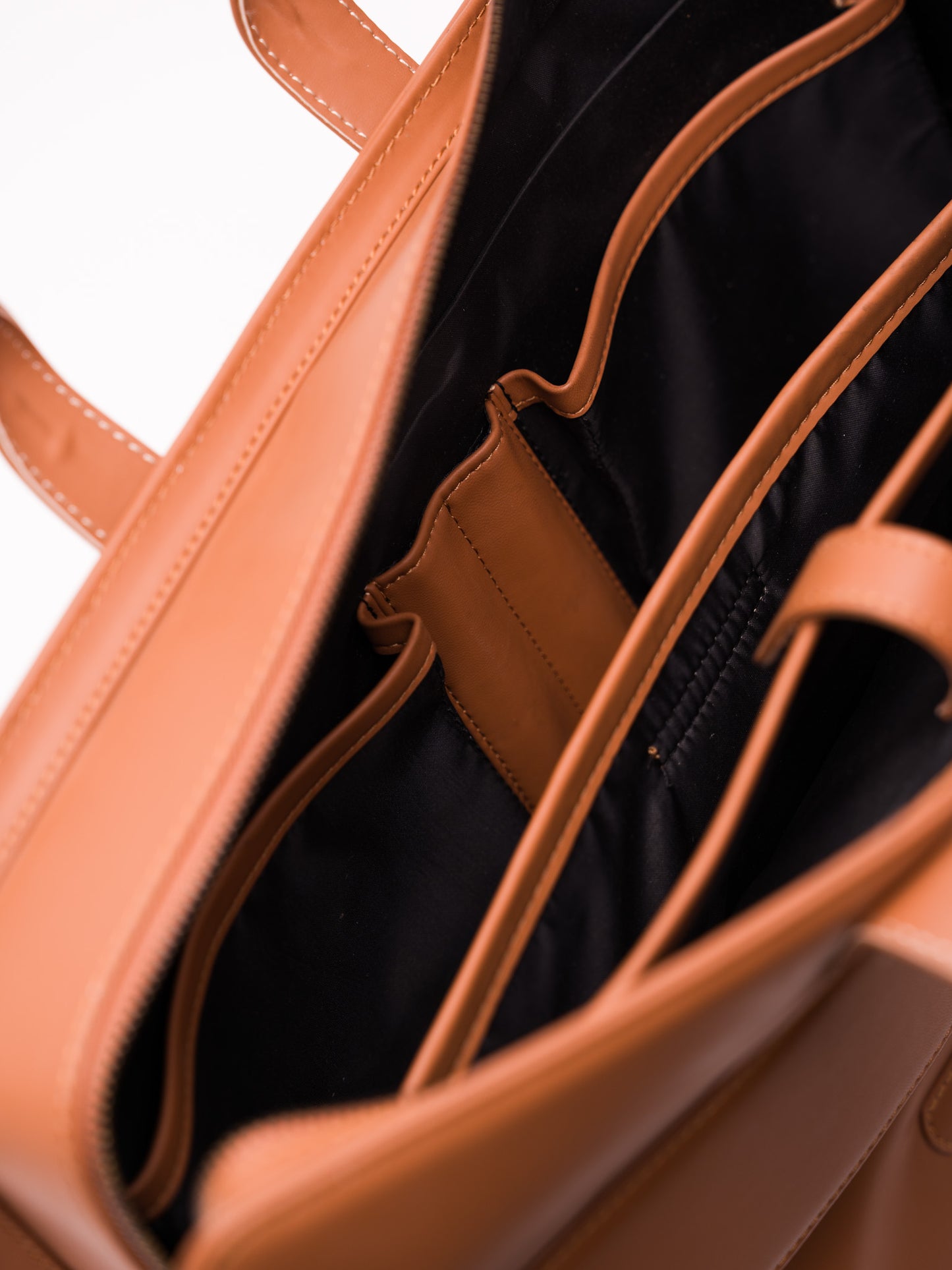 The Tann Arc Messenger Bag