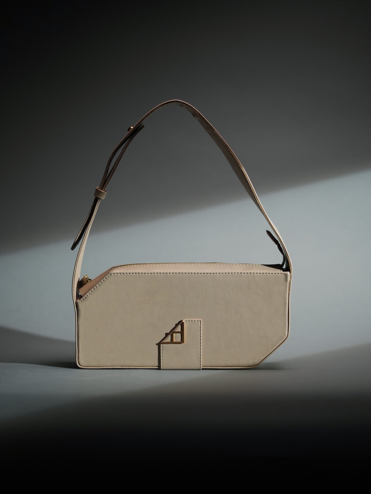 Beige Siren